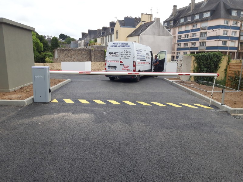 Installation d'une barrière levante automatique